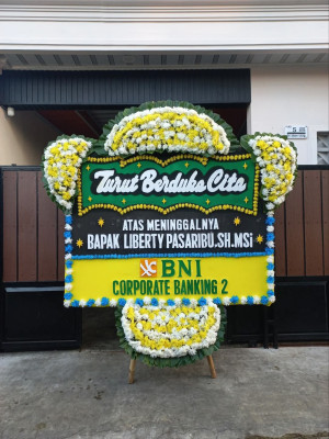 Papan Bunga Duka di Gunung Purei