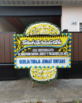 Papan Bunga Duka di Gunung Purei