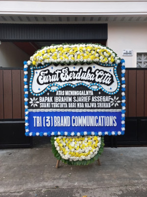 Papan Bunga Duka di Gunung Purei